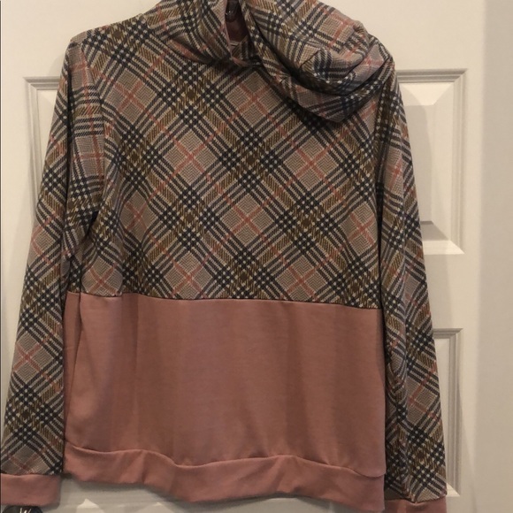 Brand New without tag pink plaid hoodie - Picture 1 of 1